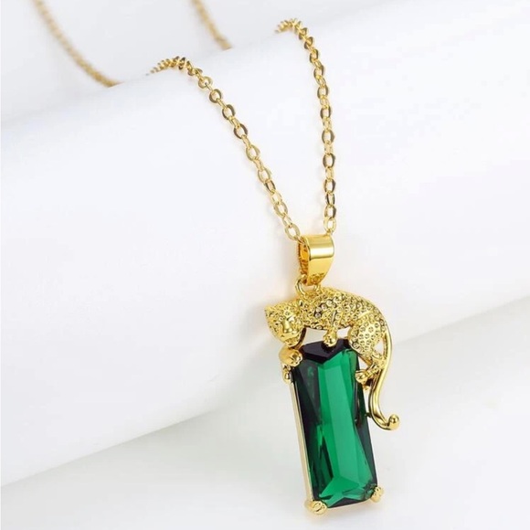 18k Gold plated Emerald Jaguar Necklace - Picture 3 of 3